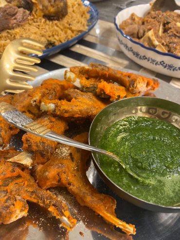 Fried chops served with green chutney