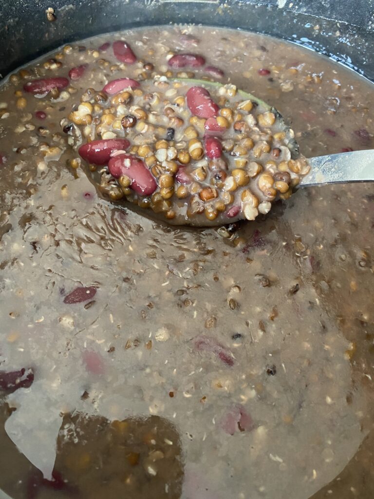 Boiled lentils and kidney beans